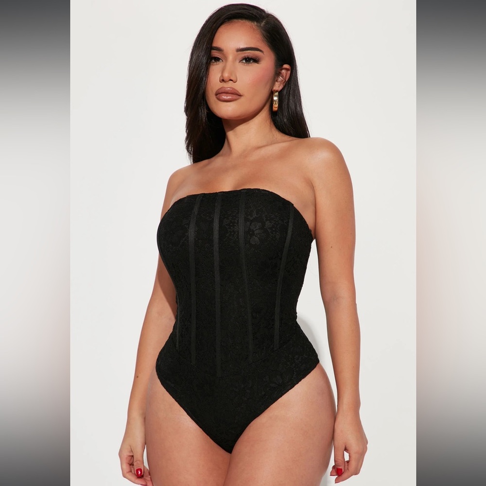 Lace Corset 🖤